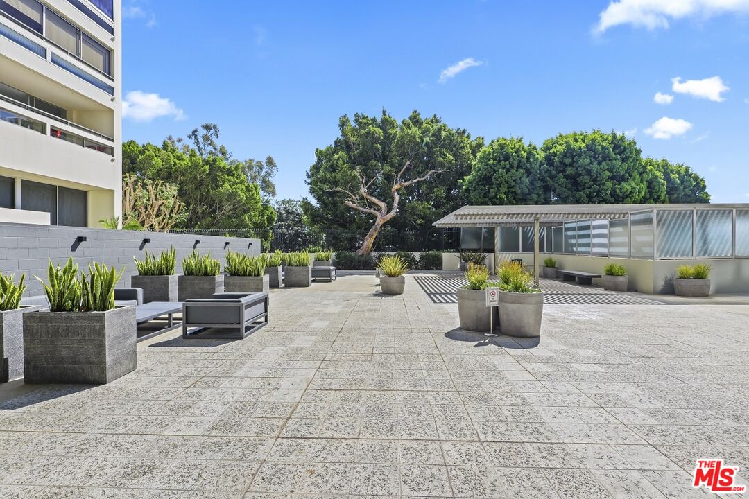 2222 Avenue Of The Stars Unit: 1501