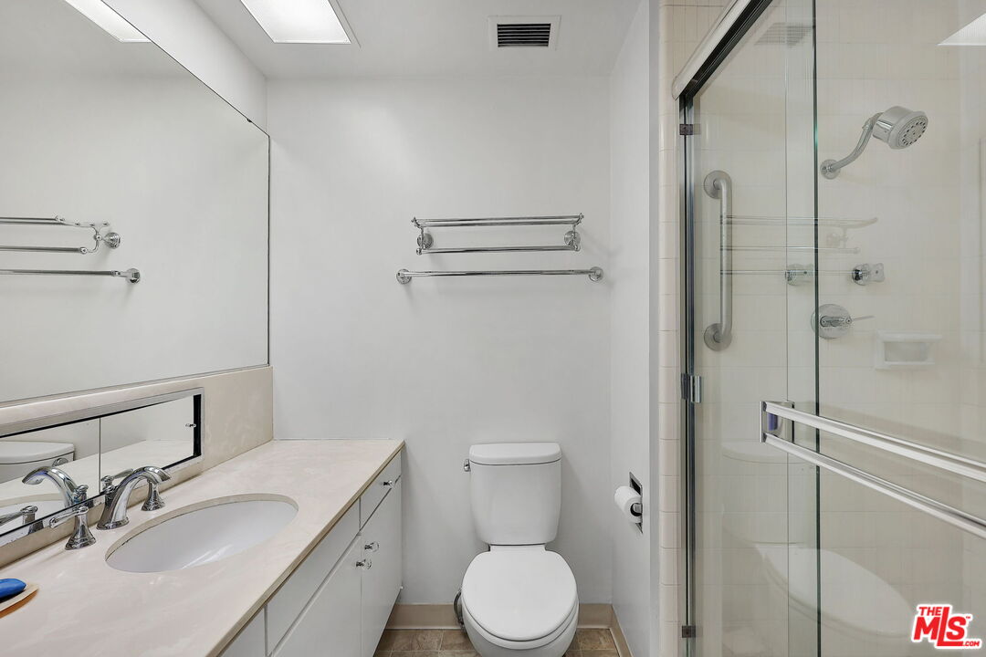 2222 Avenue Of The Stars Unit: 1501