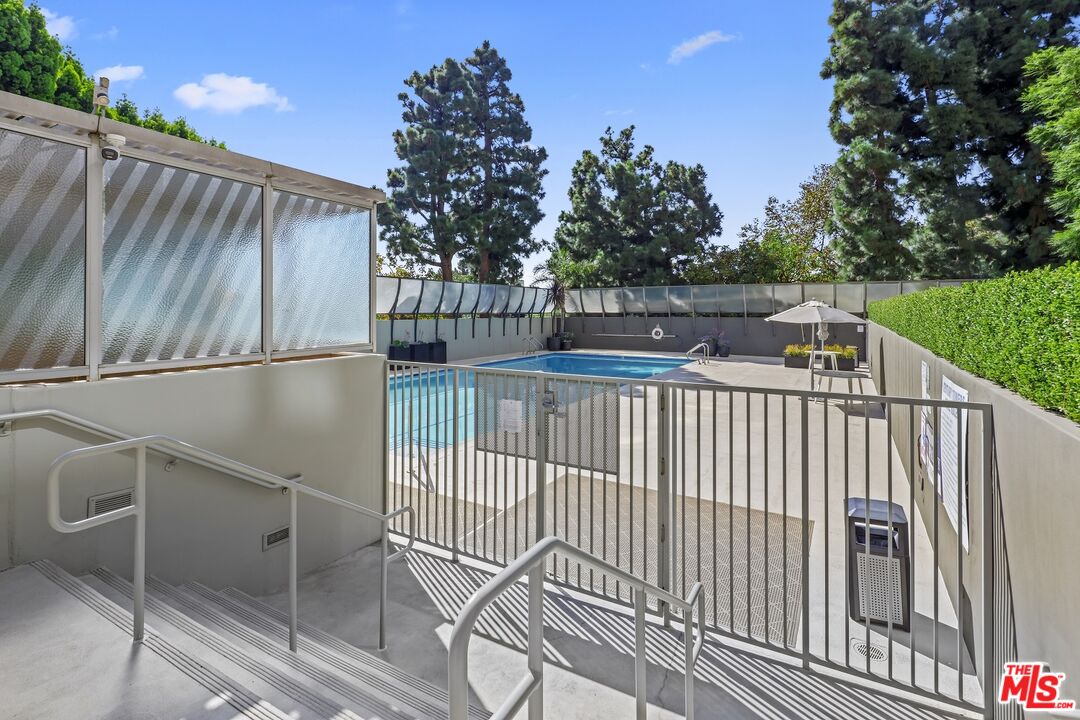 2222 Avenue Of The Stars Unit: 1501