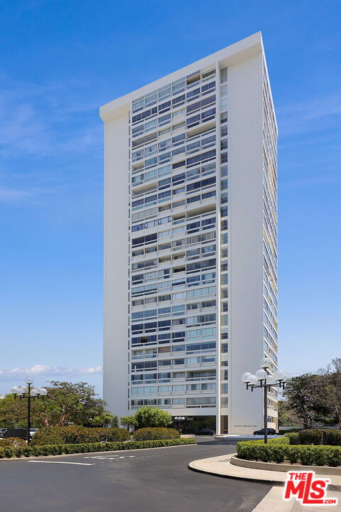 2222 Avenue Of The Stars Unit: 1501