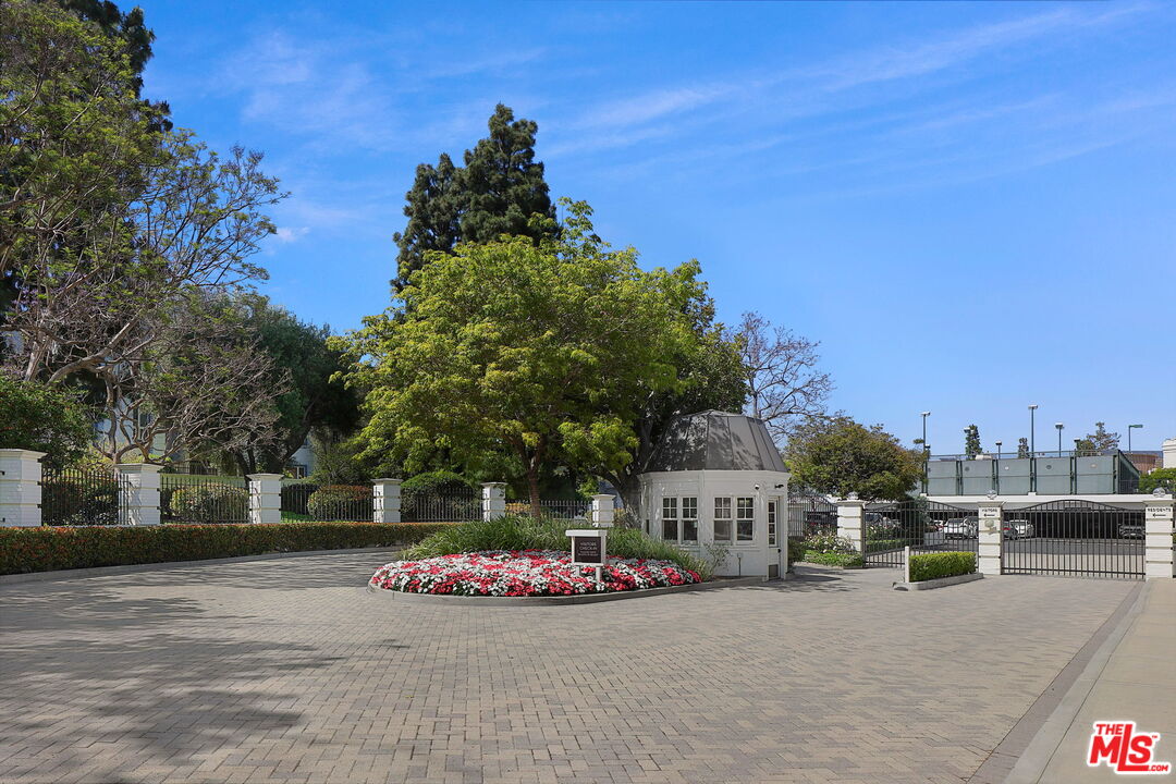 2222 Avenue Of The Stars Unit: 1501