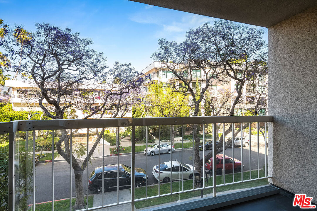 441 N Oakhurst Dr Unit: 306