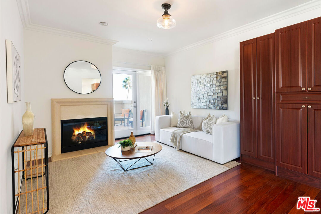 1000 Granville Ave Unit: 403