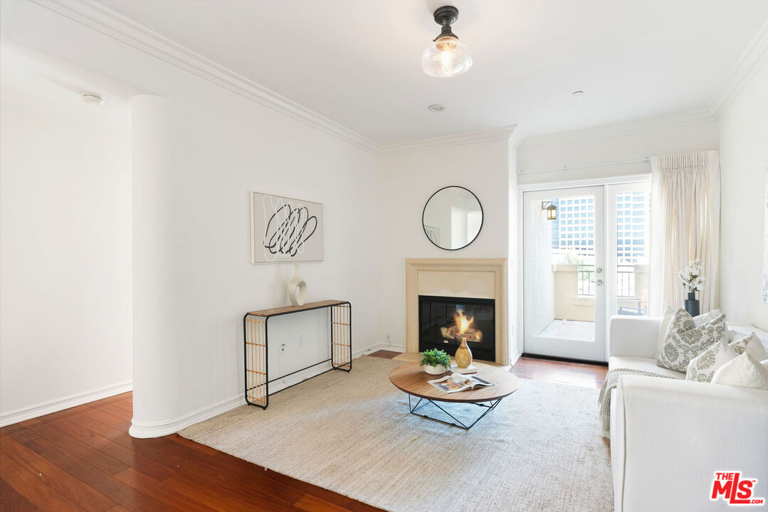 1000 Granville Ave Unit: 403