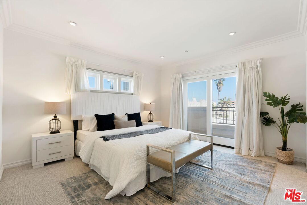 1000 Granville Ave Unit: 403
