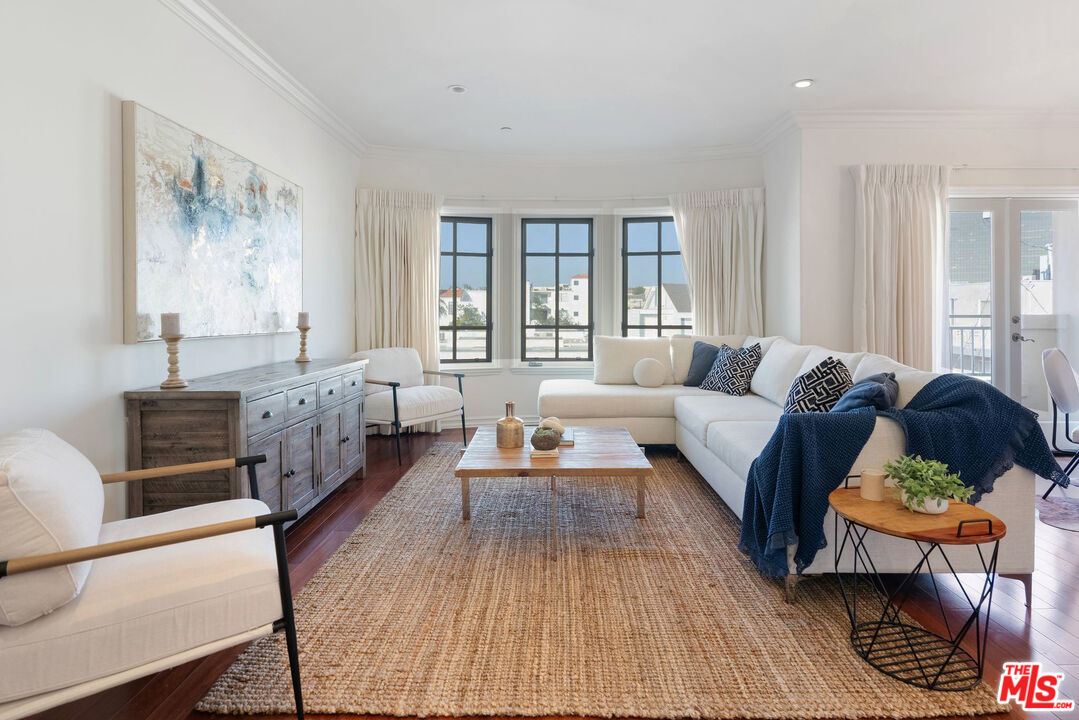 1000 Granville Ave Unit: 403