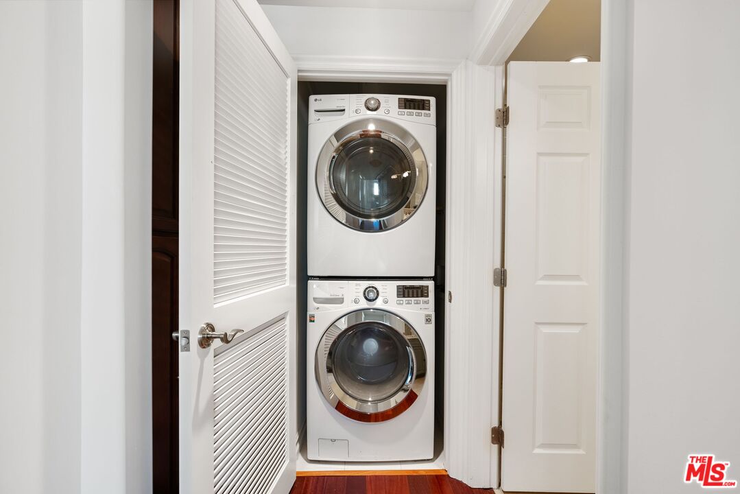 1000 Granville Ave Unit: 403