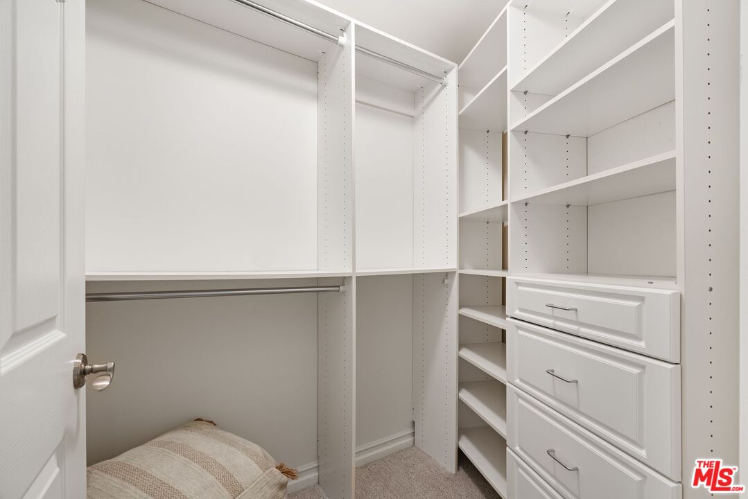 1000 Granville Ave Unit: 403