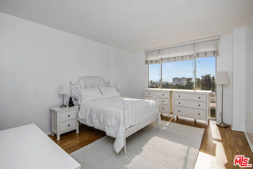 339 N Palm Dr Unit: 601