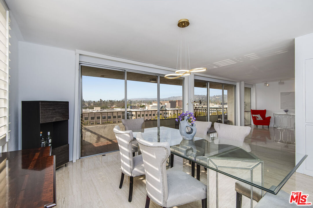 339 N Palm Dr Unit: 601