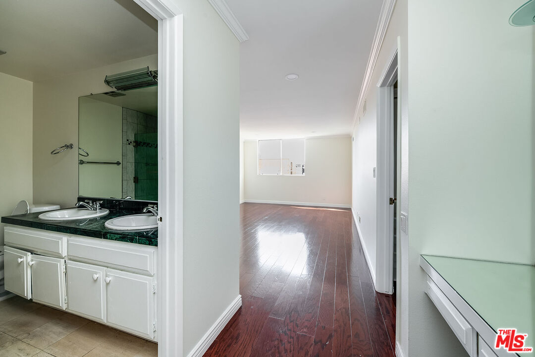 137 S Palm Dr Unit: 503