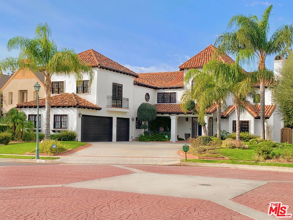 10241 Deerfield Ln