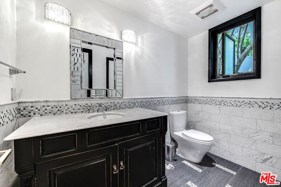 1600 Benedict Canyon Dr