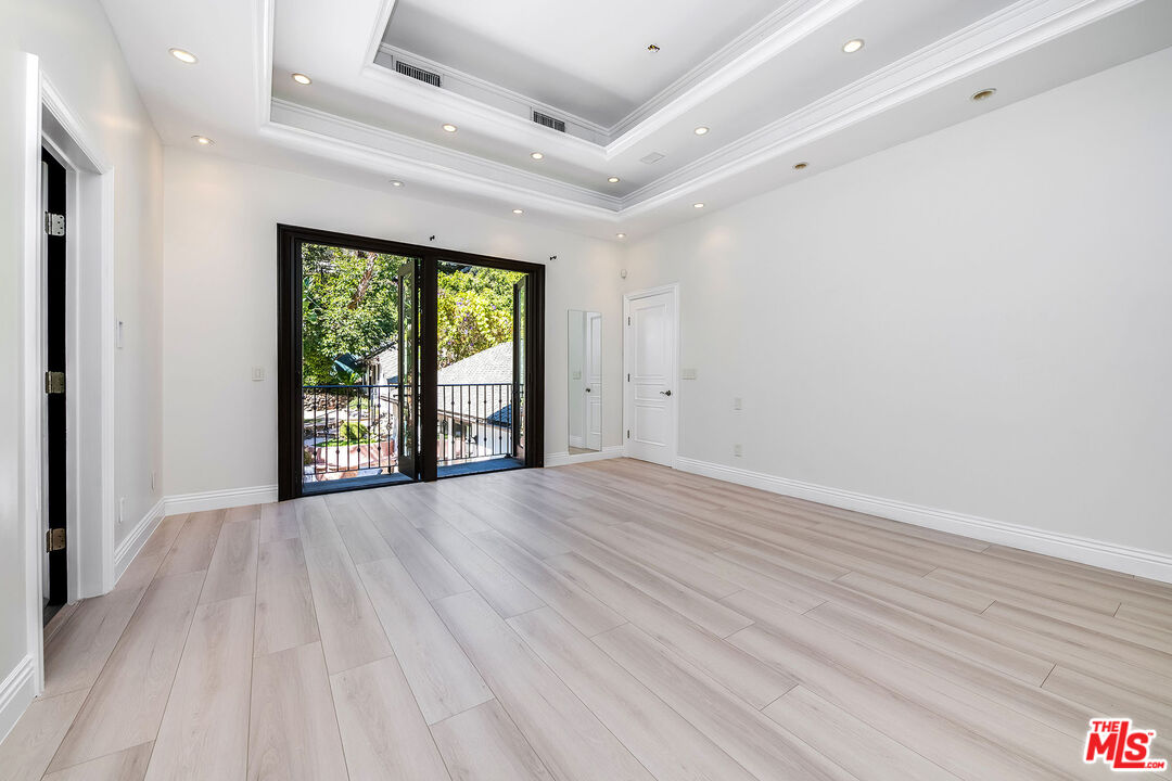 1600 Benedict Canyon Dr