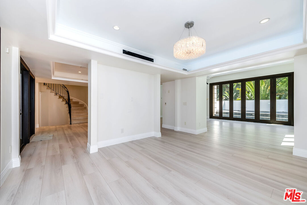 1600 Benedict Canyon Dr