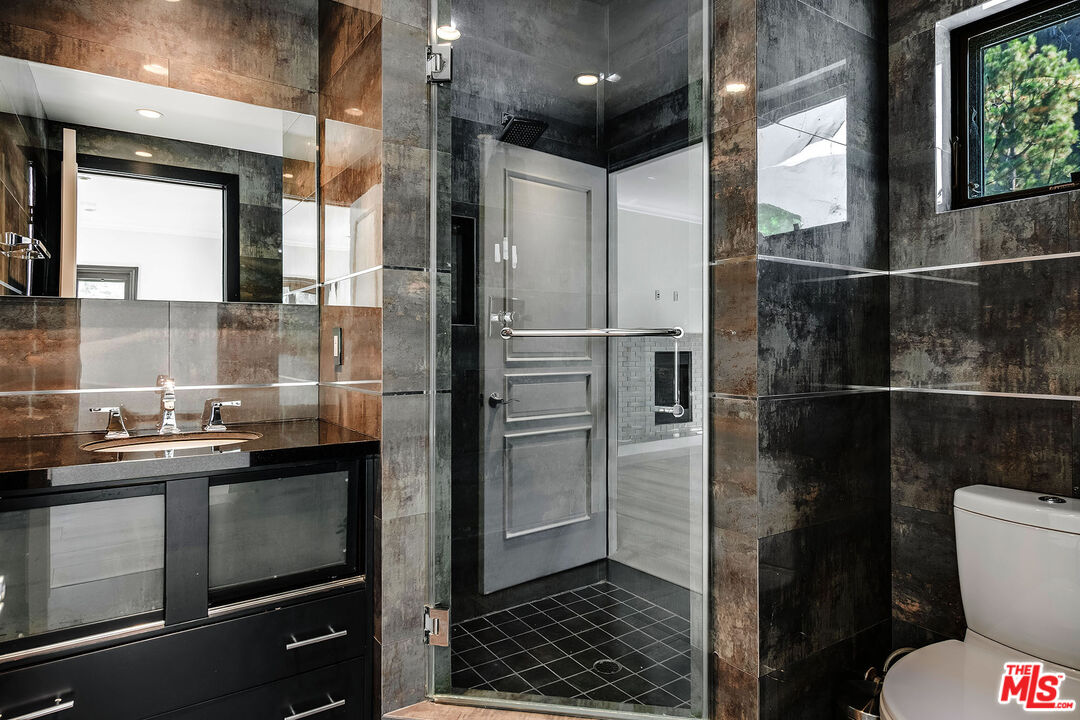 1600 Benedict Canyon Dr