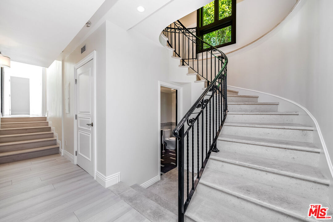 1600 Benedict Canyon Dr