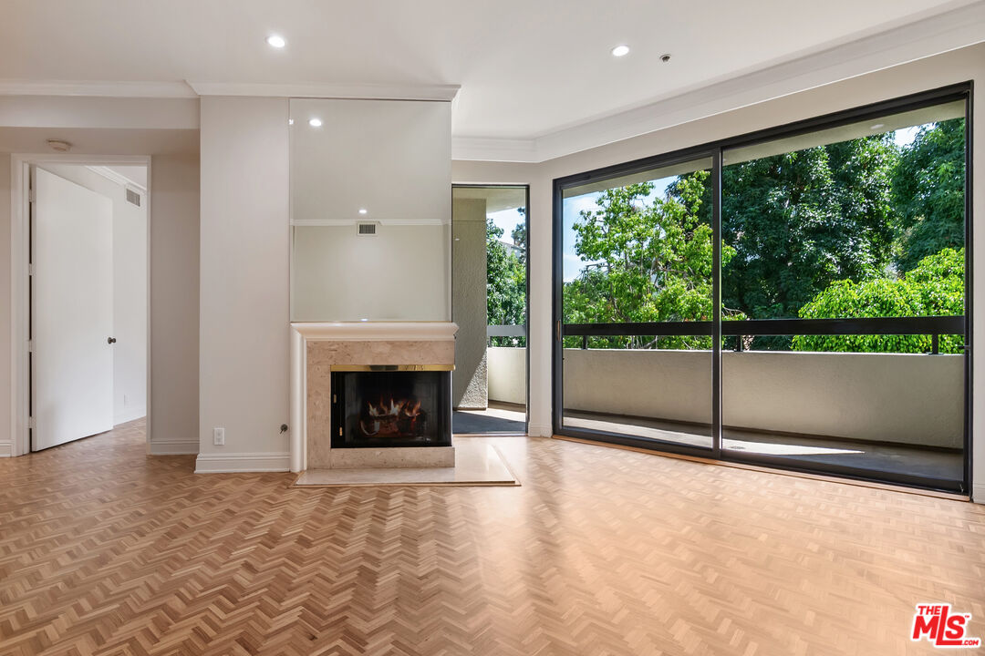 2112 Century Park Ln Unit: 117