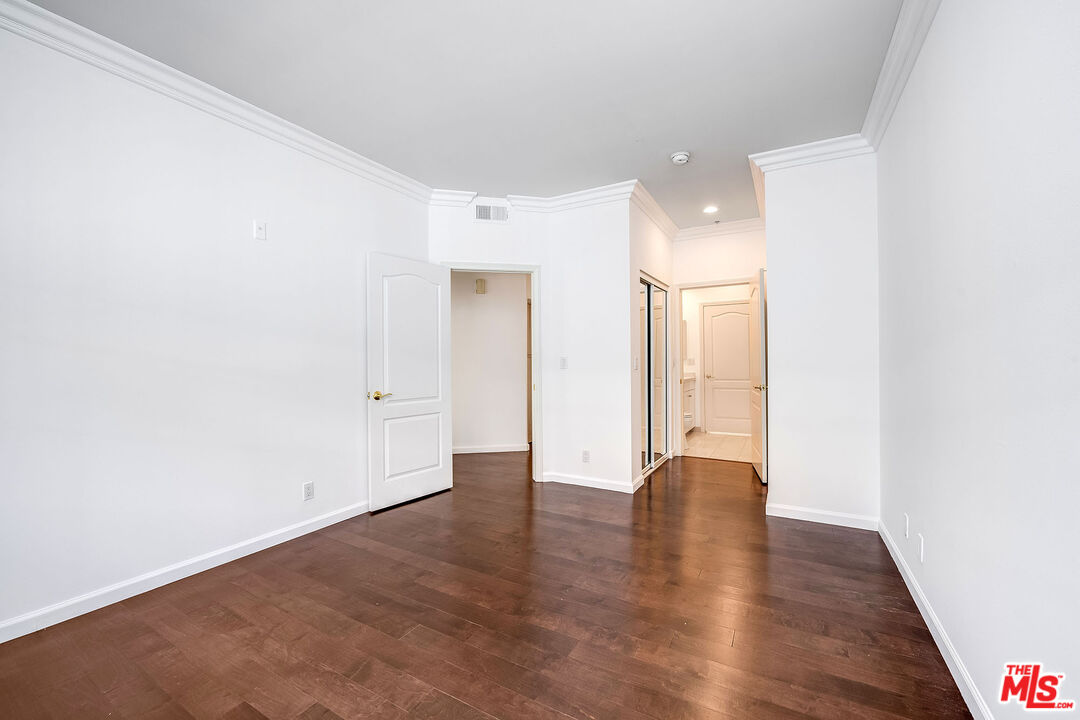 10630 Eastborne Ave Unit: 203