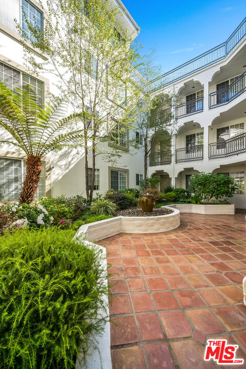 10630 Eastborne Ave Unit: 203