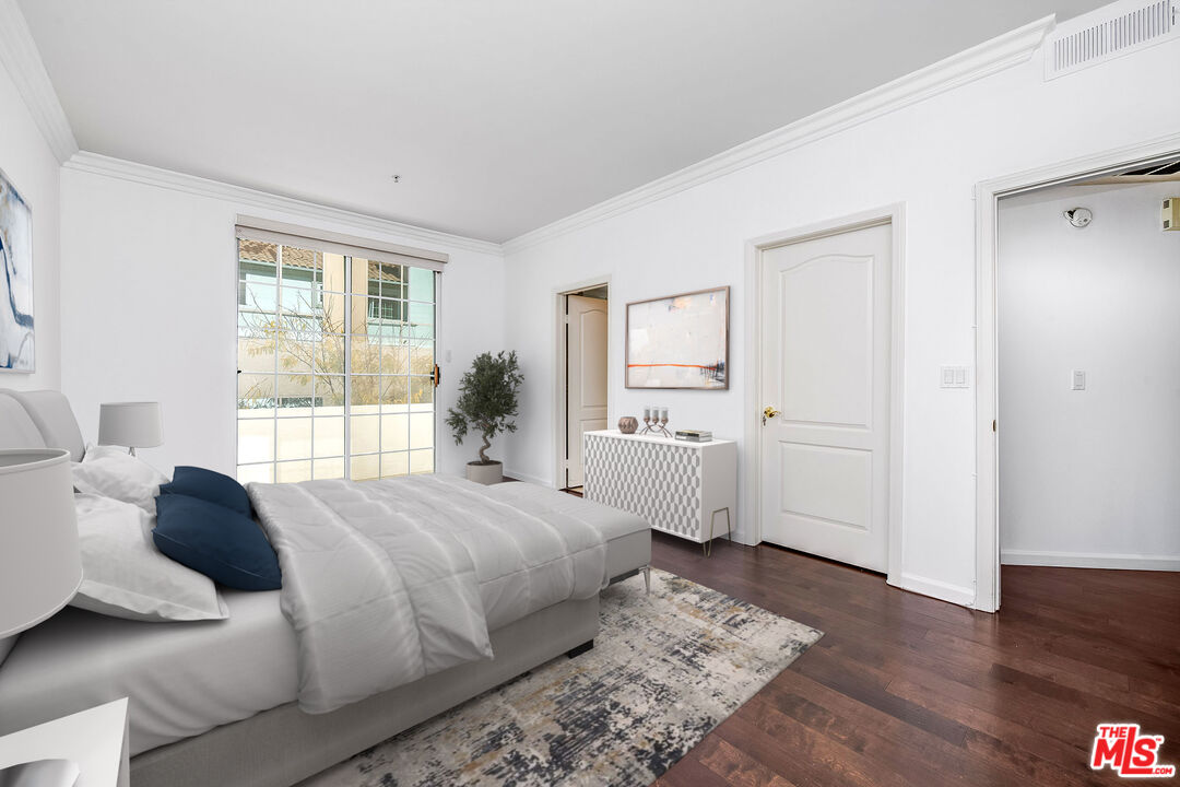 10630 Eastborne Ave Unit: 203