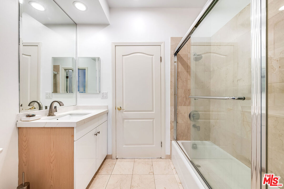 10630 Eastborne Ave Unit: 203