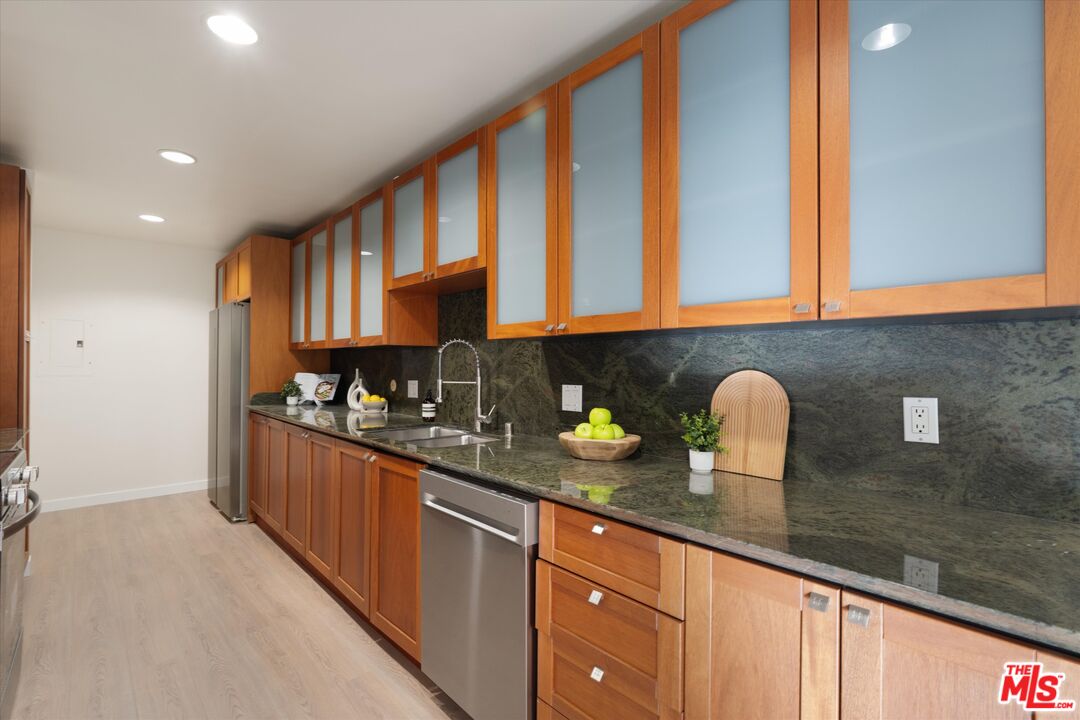 429 N Oakhurst Dr Unit: 203