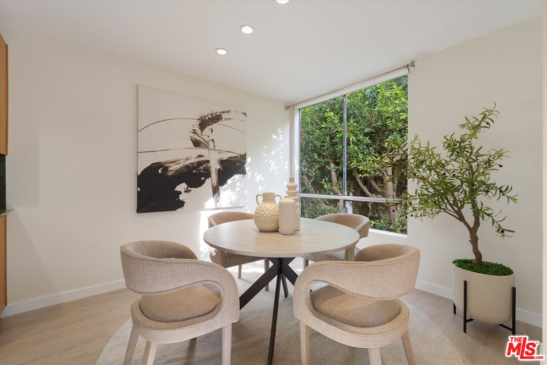 429 N Oakhurst Dr Unit: 203