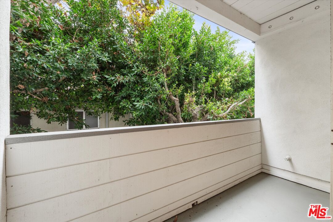 429 N Oakhurst Dr Unit: 203