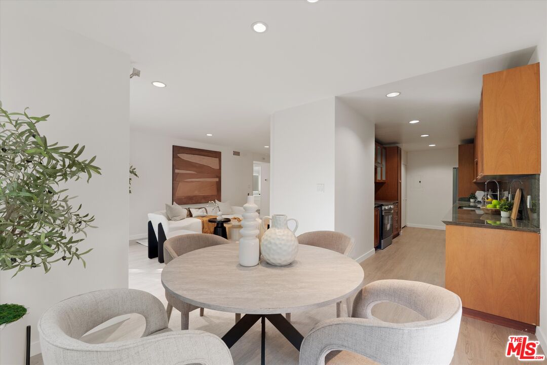 429 N Oakhurst Dr Unit: 203