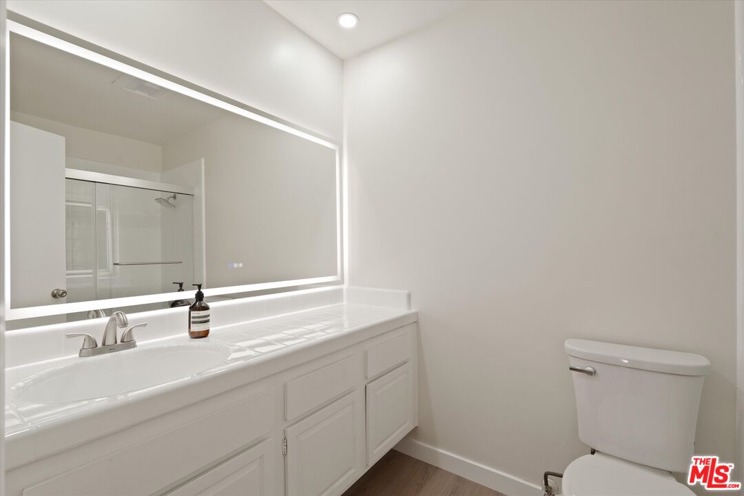 429 N Oakhurst Dr Unit: 203