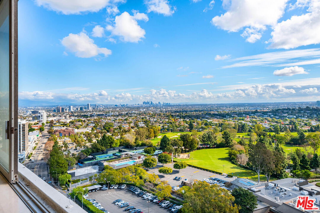 2222 Avenue Of The Stars Unit: 1701