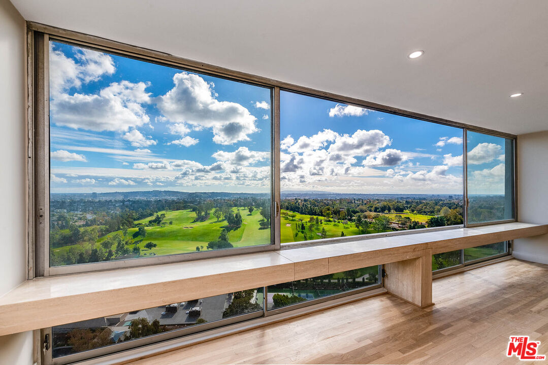 2222 Avenue Of The Stars Unit: 1701