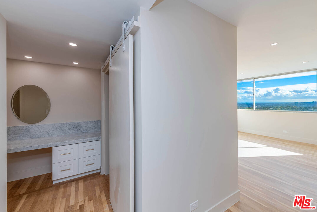 2222 Avenue Of The Stars Unit: 1701