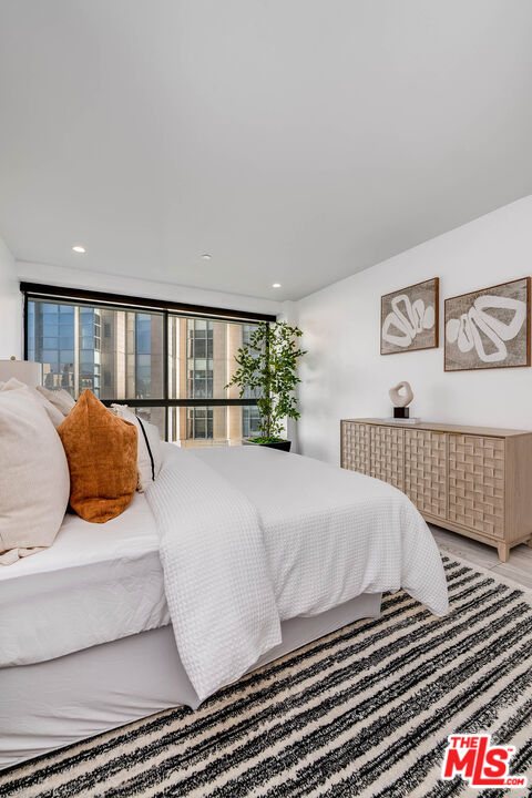 10790 Wilshire Blvd Unit: 504