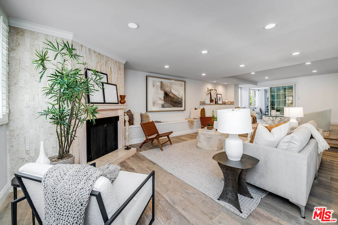 441 N Oakhurst Dr Unit: 203