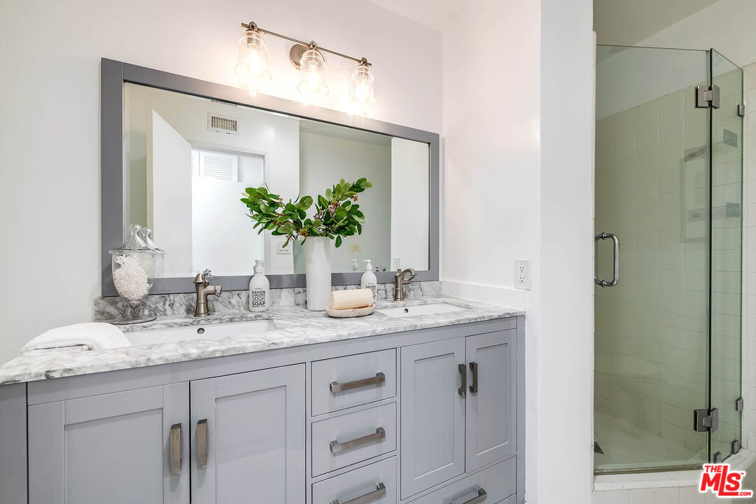 441 N Oakhurst Dr Unit: 203