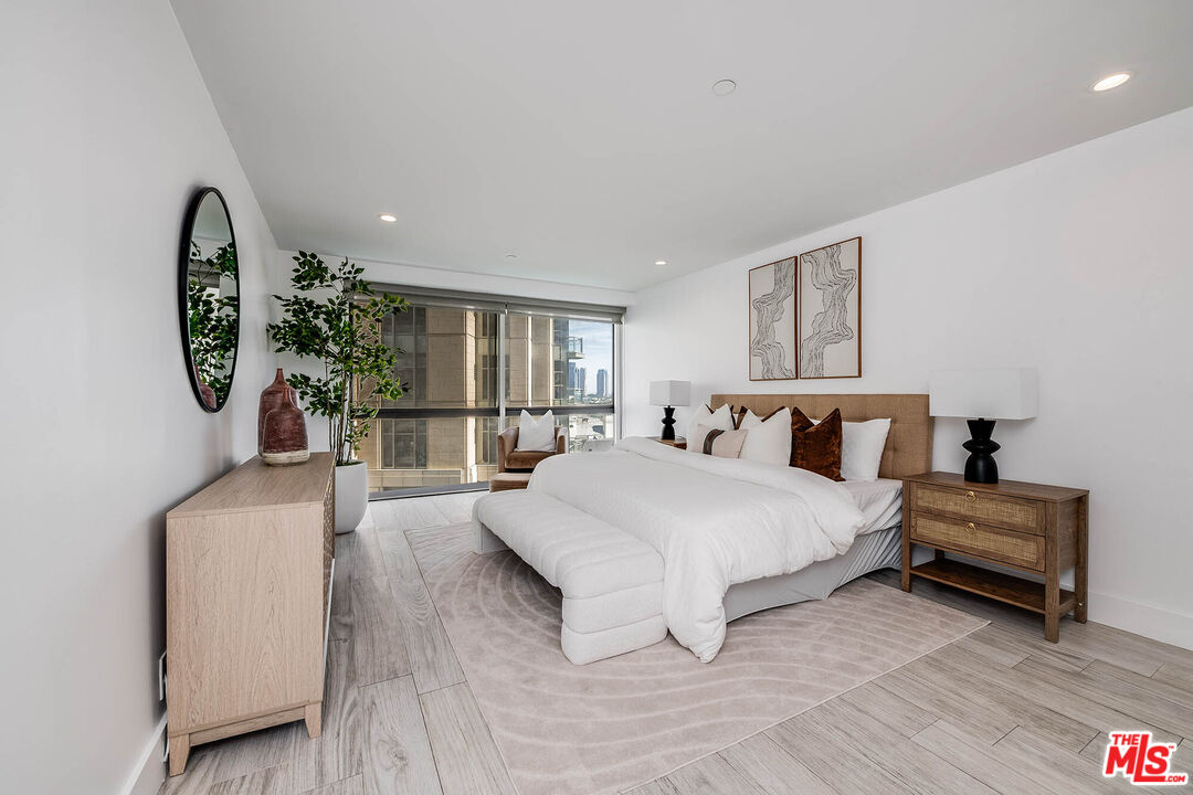 10790 Wilshire Blvd Unit: 504