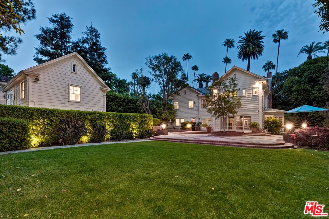 809 N Bedford Dr