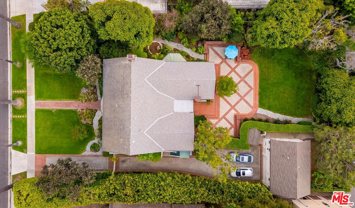 809 N Bedford Dr