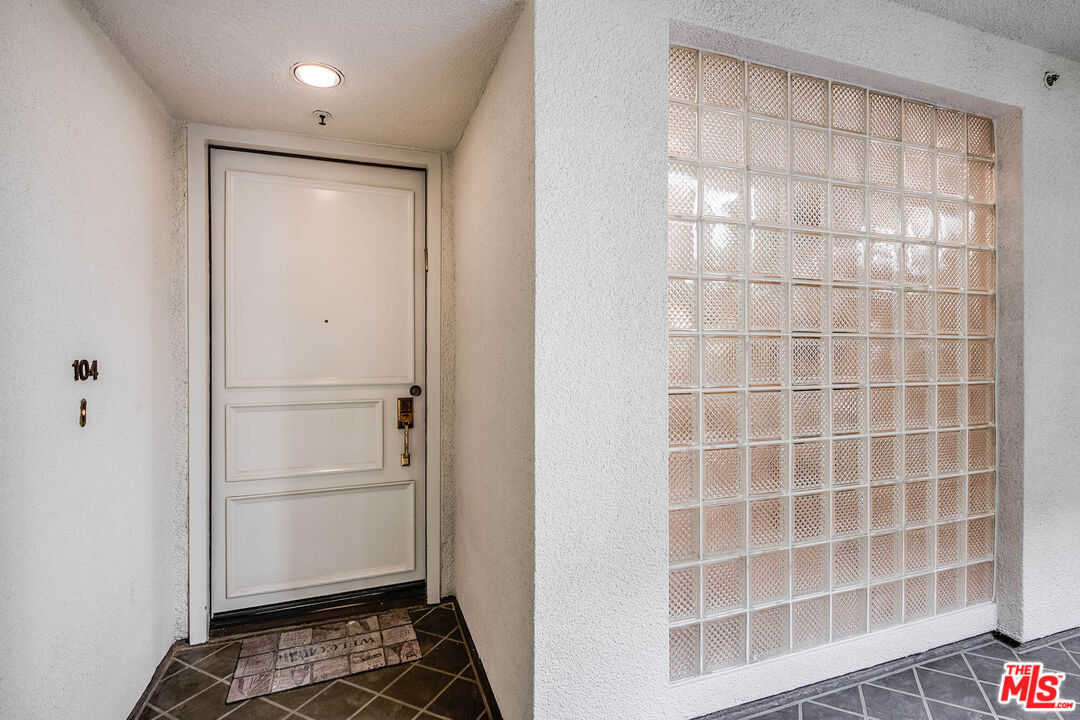 2132 Century Park Ln Unit: 104