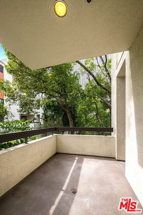 2132 Century Park Ln Unit: 104