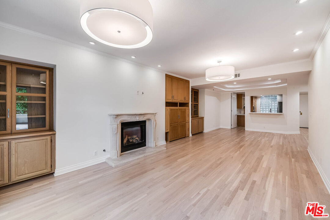 2132 Century Park Ln Unit: 104