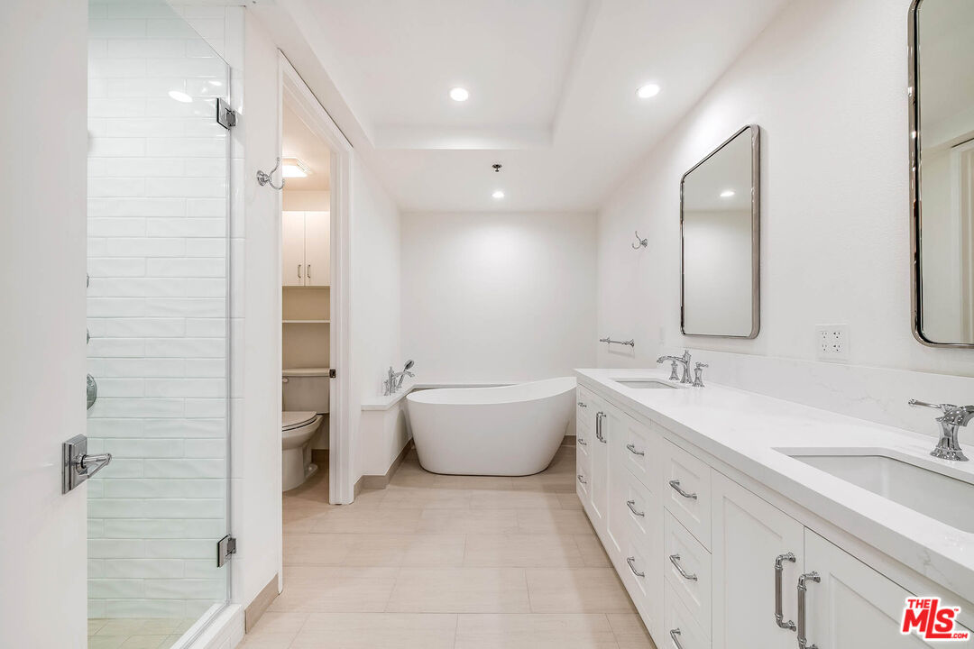 2132 Century Park Ln Unit: 104