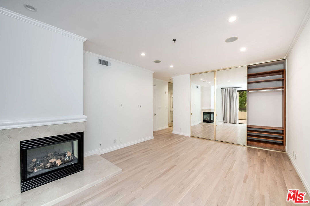 2132 Century Park Ln Unit: 104