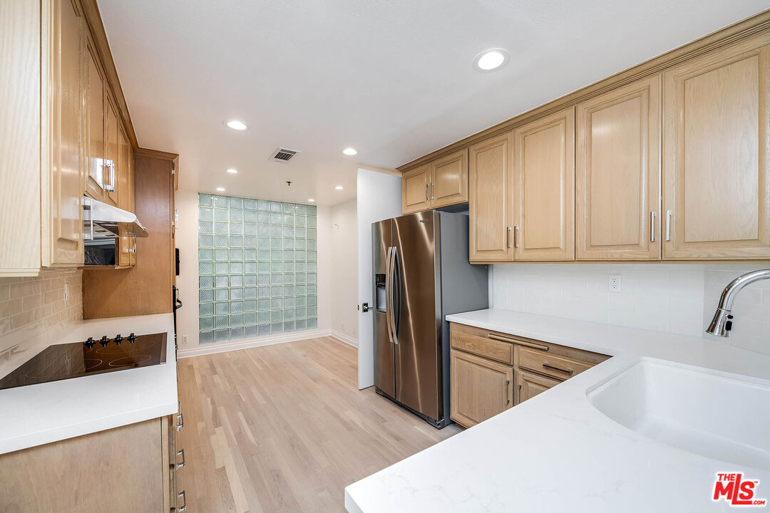 2132 Century Park Ln Unit: 104