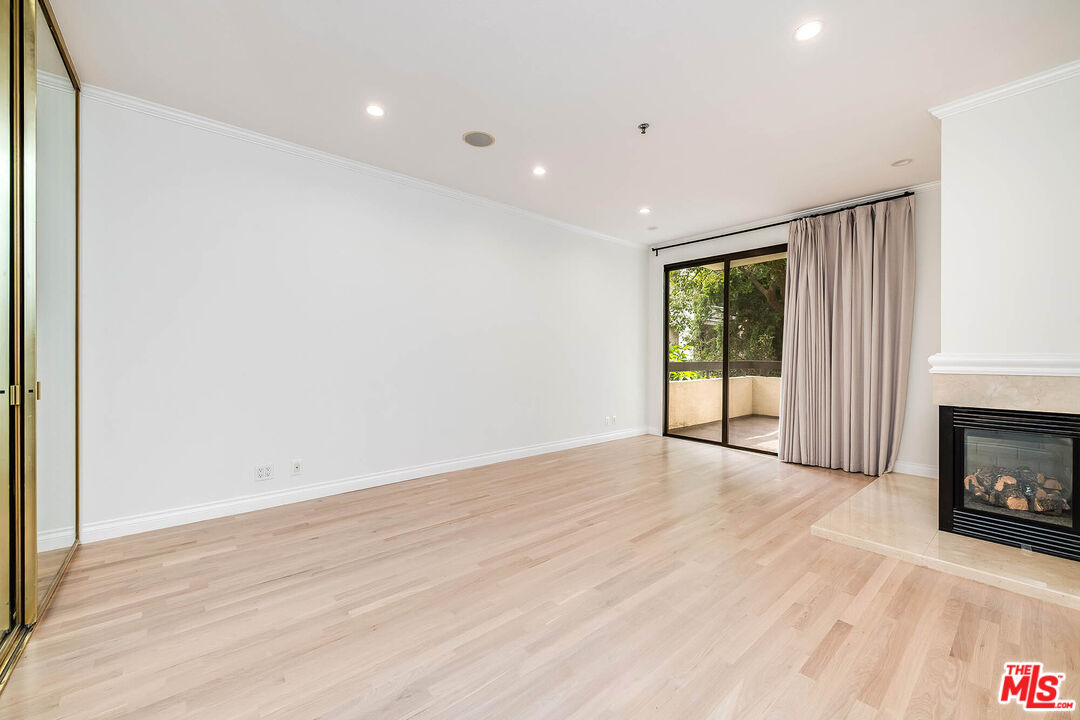 2132 Century Park Ln Unit: 104