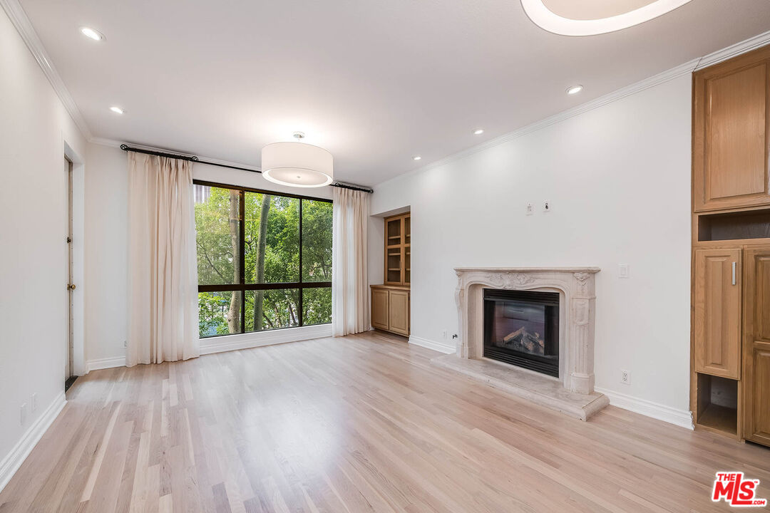 2132 Century Park Ln Unit: 104