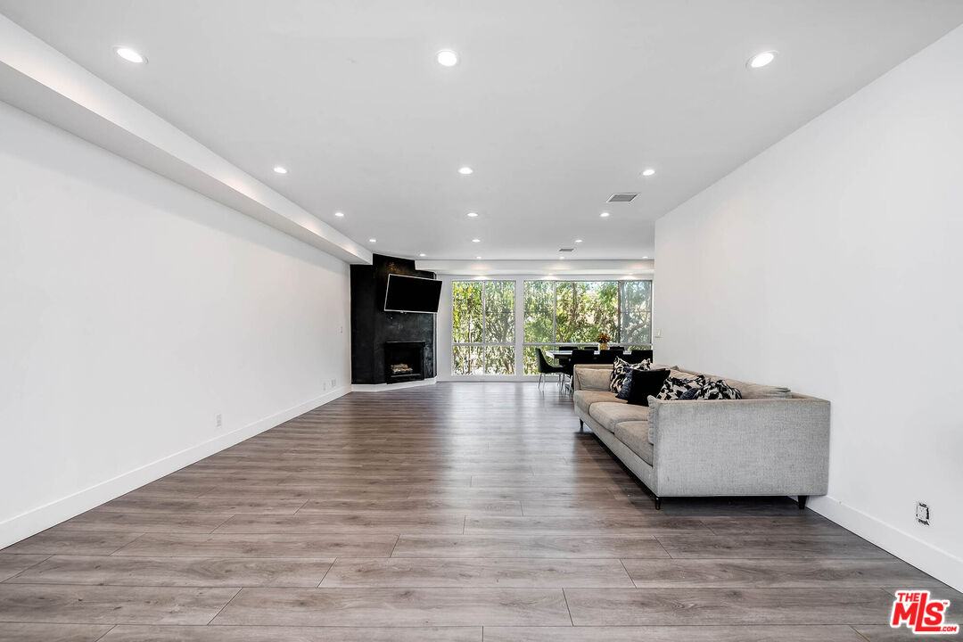 441 N Oakhurst Dr Unit: 304