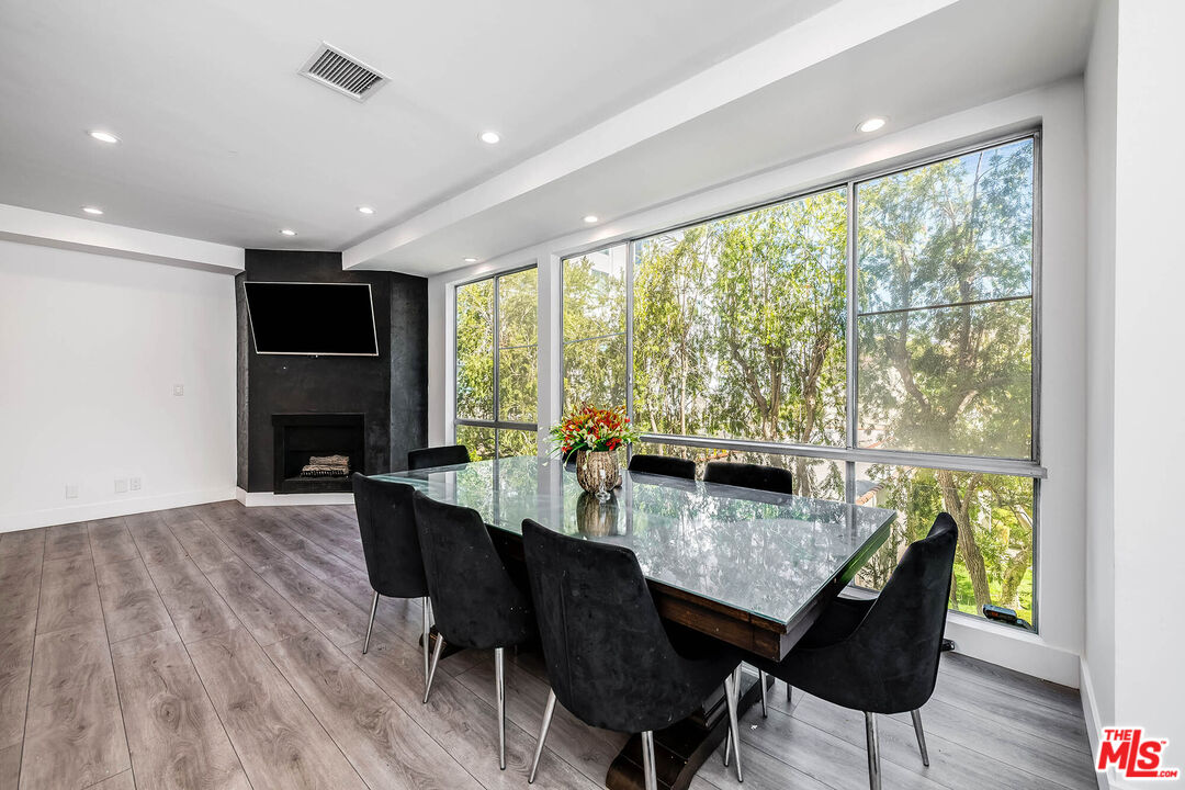 441 N Oakhurst Dr Unit: 304